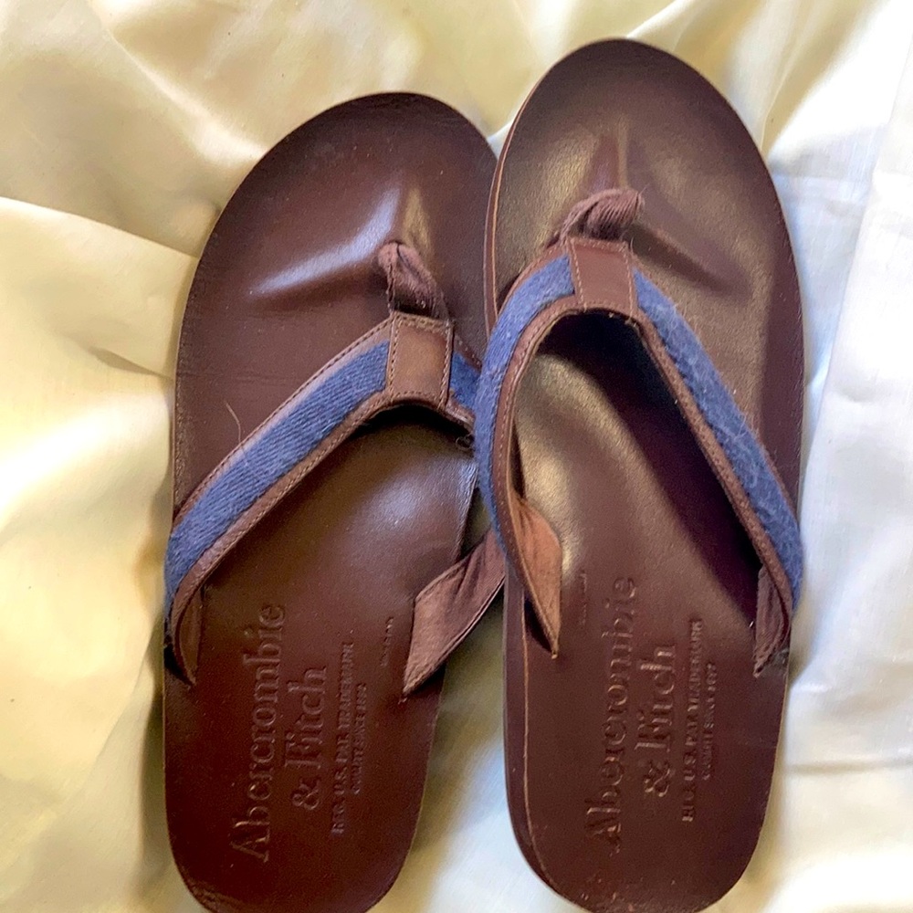 Abercrombie and Fitch flip flops